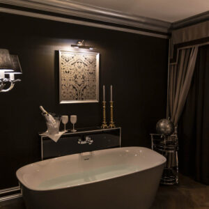 Room No. 14 – Black Suite