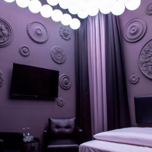 Room No. 01 – Black Bubble Room